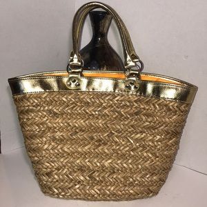 🌻$10🌻 Victoria’s Secret wicker and gold tote